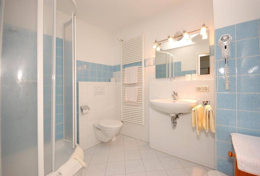 Hotel Hirschen Sankt Peter Room photo